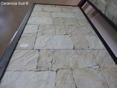 Rivestimento finta pietra chiara spaccata e scalfita in Gres Porcellanato - immagine 2