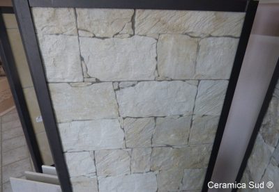 Rivestimento finta pietra chiara spaccata e scalfita in Gres Porcellanato - immagine 6