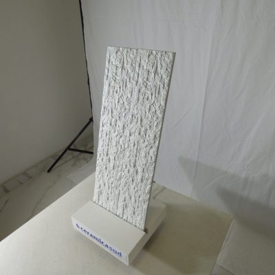 Absolut weiße, gerändelte Miniblock-Dekorverkleidung für Innenwände im Format 10 x 50 cm. - Bild 4