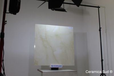 Pavimento gres lucido effetto Marmo Onice Gold 80 x 80 cm. - immagine 11
