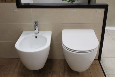 SCARABEO MOON ophængt sanitetsartikler Fremstillet i Italien - WC + Bidet + WC-betræk + monteringssæt inkluderet - billede 3