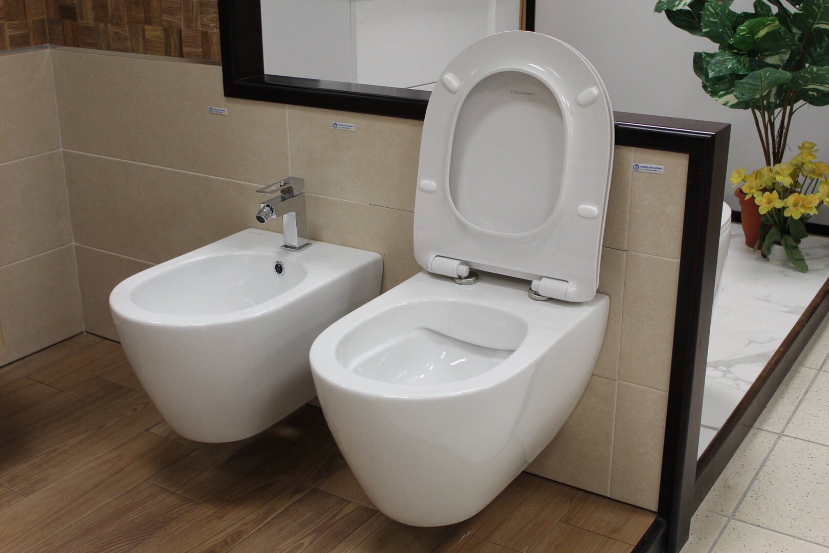Sanitari bagno mod. ABE wc easy clean + bidet + copri wc .