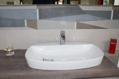 Piastrelle da rivestimento murale bagno con design moderno e smalto antimacchia - immagine 3