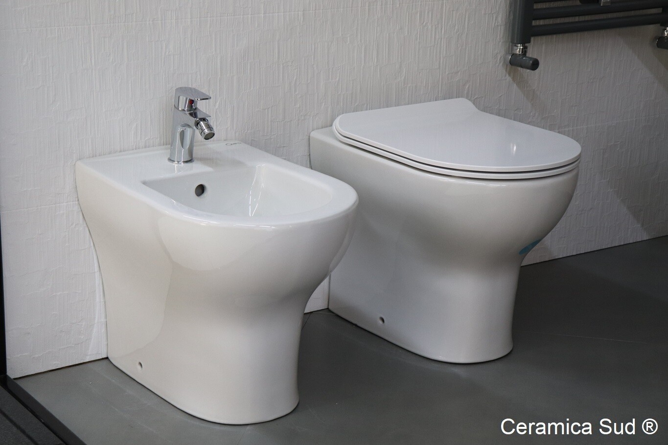Sanitaires suspendus SCARABEO MOON Made in Italy - Wc + Bidet + Abattant WC  + Kit de fixation inclus - Céramique sud