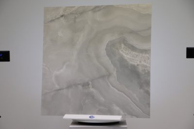 LAGER Sidste meter Vægbeklædning i Grå Onyx effekt porcelæn stentøj 120 x 120 cm. - billede 5
