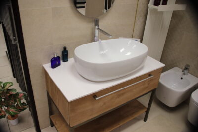 Lavabo da appoggio ovale ceramica bianca antimacchia PILETTA INCLUSA 63 x 39 x 19 - Made in Italy - immagine 5