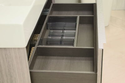 Mobile bagno sospeso moderno da 100 cm. effetto legno quercia con cassetti a specchio - immagine 10