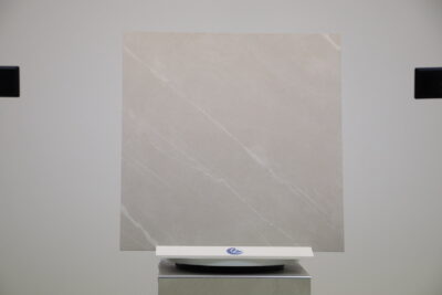 Pavimento gres porcellanato da interno effetto marmo Blake venato bianco 90 x 90 rettificato - immagine 4
