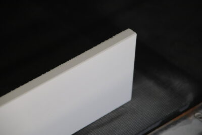 Plinthe blanc absolu FLORIM en grès cérame pleine masse mat 150 cm. x hauteur 6 cm. - image 22