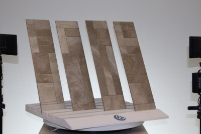 Pavimento da esterno gres porcellanato effetto pietra beige cubetti quadrati geometrici 60 x 15 cm. - immagine 10