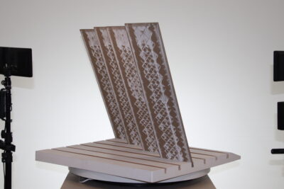 Pavimento da esterno gres porcellanato effetto pietra beige cubetti quadrati geometrici 60 x 15 cm. - immagine 15