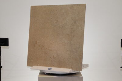 Rivestimento effetto tufo etrusco da esterno  90 x 90 cm. gres porcellanato - immagine 9