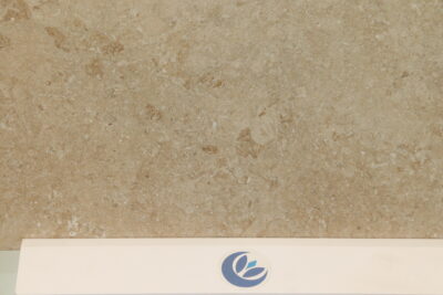 Rivestimento effetto tufo etrusco da esterno  90 x 90 cm. gres porcellanato - immagine 21