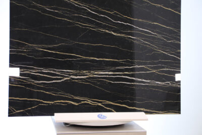 Pavimento e rivestimento nero dorato Sahara noir Effetto marmo in gres porcellanato 120 x 120 cm. - immagine 5