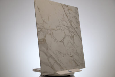 Pavimento Monocibec da interno gres porcellanato effetto marmo statuario Gold lappato 120 x 120 cm. - immagine 12