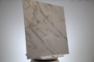 Monocibec indvendigt porcelænsstentøjsgulv med hvid statuer marmoreffekt og 3D-relieffer 120 x 120 cm. - billede 23