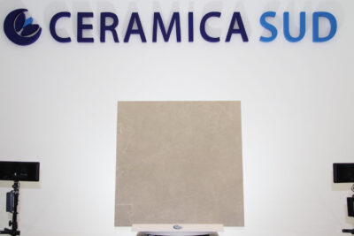 Vierkante beige steeneffect porseleinen steengoedvloer 90 x 90 cm. - afbeelding 3