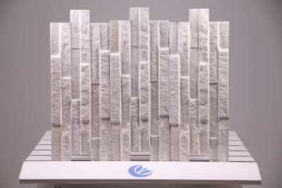 Rivestimento da esterno effetto quarzite bianca neve resistente al gelo 42 x 16 cm. - immagine 4