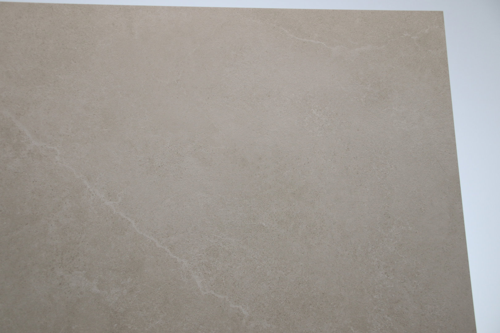 Rivestimento quadrato venatura colore bianco effetto pietra gres porcellanato 90 x 90 cm. - immagine 14