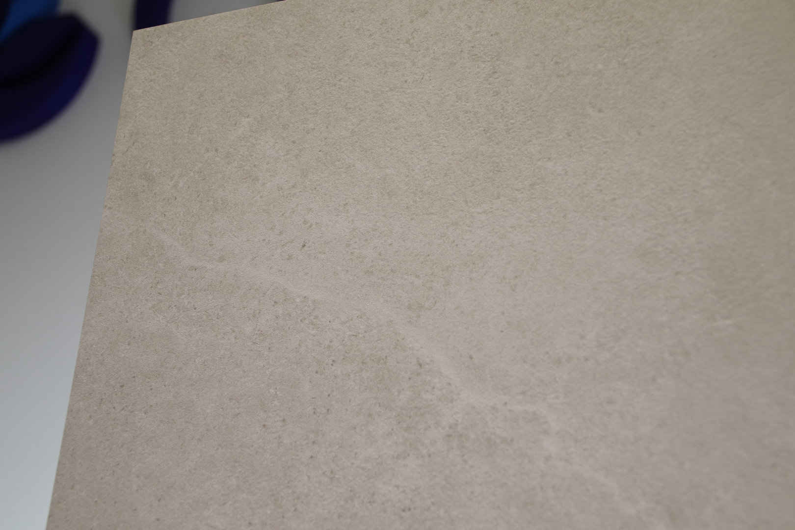 Rivestimento quadrato venatura colore bianco effetto pietra gres porcellanato 90 x 90 cm. - immagine 16