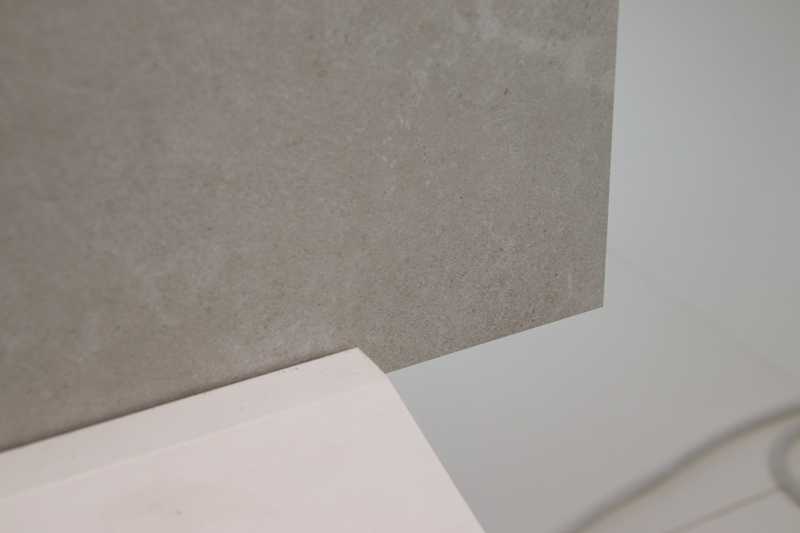 Rivestimento quadrato venatura colore bianco effetto pietra gres porcellanato 90 x 90 cm. - immagine 18