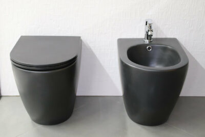 Coppia Sanitari nero opaco filomuro serie IO - Wc + Bidet + Copri - wc inclusi - immagine 6