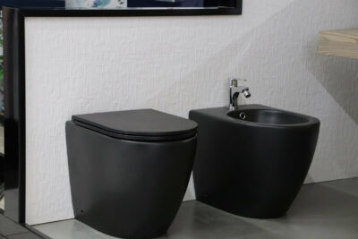 Coppia Sanitari nero opaco filomuro serie IO - Wc + Bidet + Copri - wc inclusi - immagine 9
