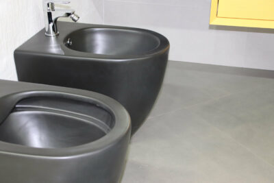 Coppia Sanitari nero opaco filomuro serie IO - Wc + Bidet + Copri - wc inclusi - immagine 20