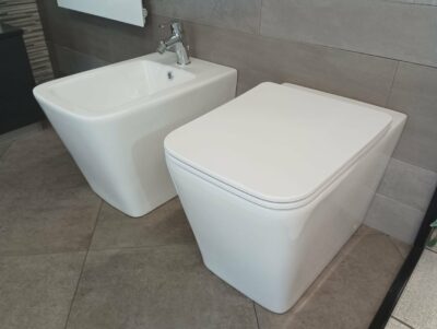 Quadratische, wandbündige Sanitärkeramik der Alfa-Serie - WC + Bidet + WC-Abdeckung - Bild 3
