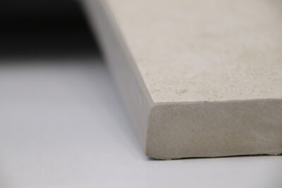 Angolo bordo piscina effetto pietra naturale gres porcellanato resistente al sale spessore 2 cm. - immagine 19