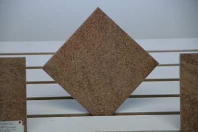 Pavimento e rivestimento effetto quarzite rossa - Gres porcellanato Carrabile antiscivolo 15 x 15 cm - immagine 4