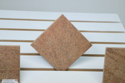 Pavimento e rivestimento effetto quarzite rossa - Gres porcellanato Carrabile antiscivolo 15 x 15 cm - immagine 8