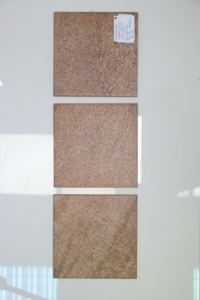 Pavimento e rivestimento effetto quarzite rossa - Gres porcellanato Carrabile antiscivolo 15 x 15 cm - immagine 23