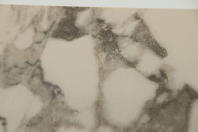 Piastrelle gres maxi lastre Florim Serie Stones 2.0 Arabescato White oniciato 120 x 140 cm. - immagine 19