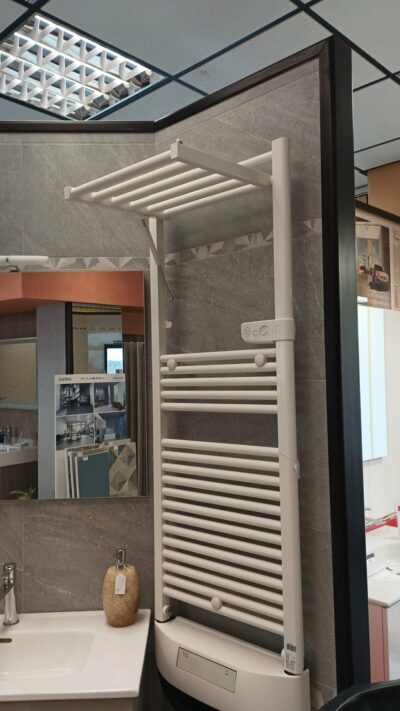 Termoarredo con termoventilatore ad aria DELTACALOR DRYER bianco 147 x 50 cm. - immagine 3