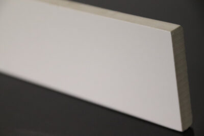 Battiscopa bianco assoluto gres porcellanato lato frontale smaltato altezza 4 cm. x larghezza 120 cm - immagine 7