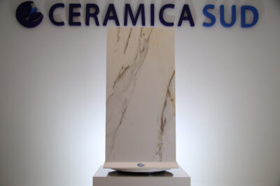 Urlár éifeacht marmair Calacatta ór bán agus earraí cloiche porcelain vein airgid 120 x 60 cm. - íomhá 3