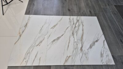 Urlár éifeacht marmair Calacatta ór bán agus earraí cloiche porcelain vein airgid 120 x 60 cm. - íomhá 17