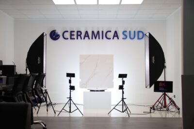 Pavimento effetto marmo lucido bianco venatura gold in Gres porcellanato rettificato 100 x 100 cm. - immagine 15