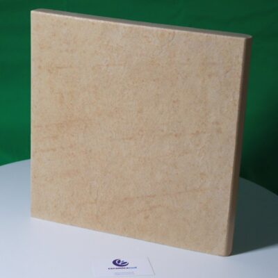 Bordo piscina R11 cordolo perimetrale effetto pietra / marmo resistente al sale color ocra h. 3 cm.