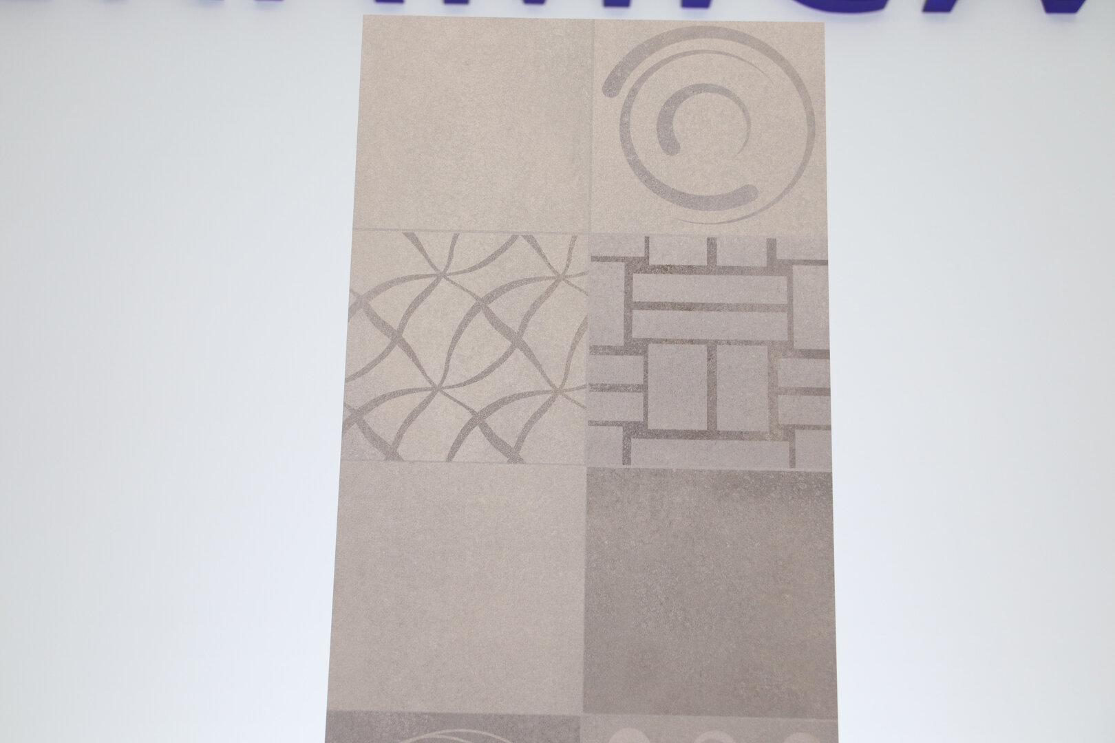 Rivestimento colorato figure geometriche tridimensionali per bagno 33 x 100 cm. - immagine 9
