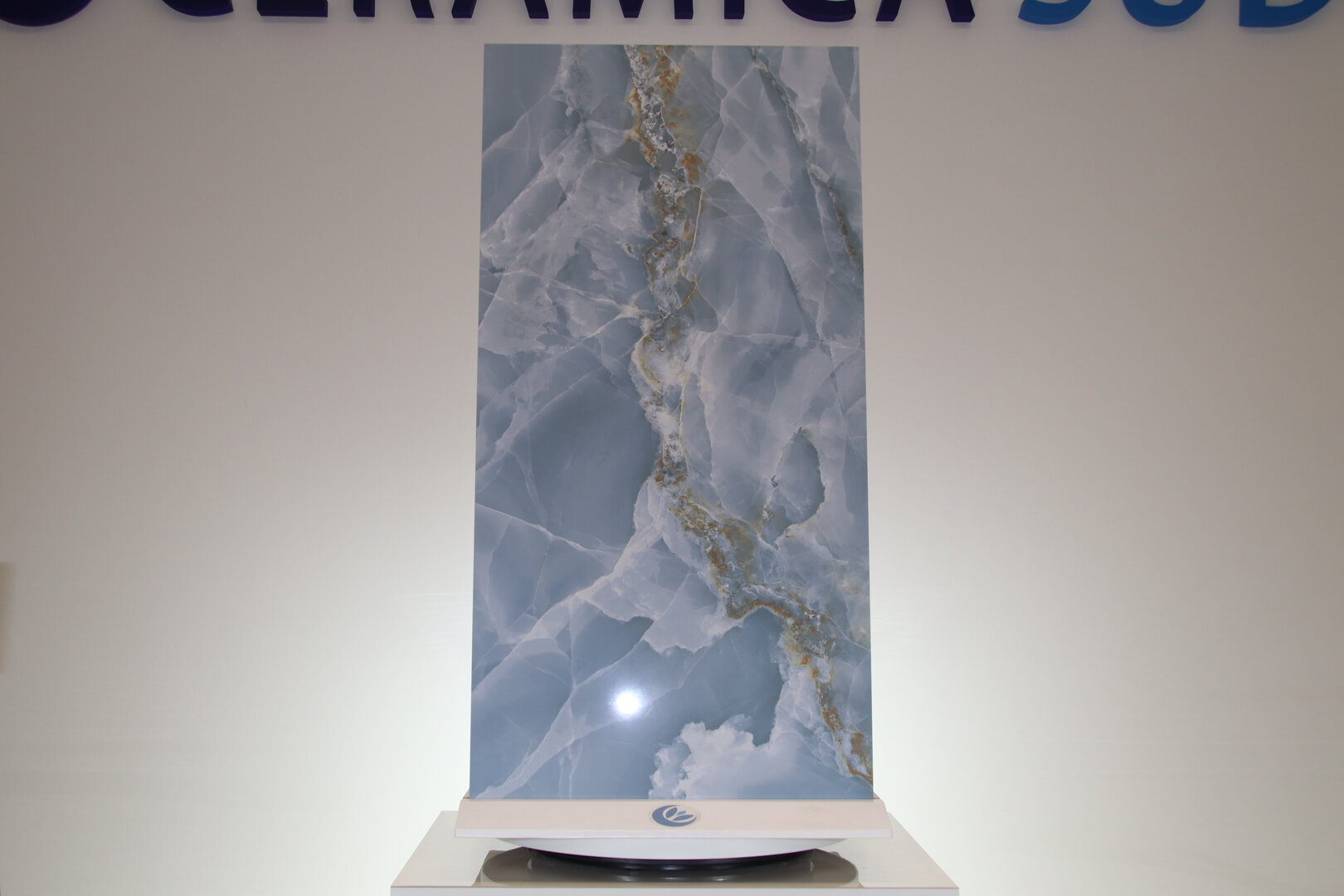 Rivestimento bagno gres porcellanato onice azzurro rettificato lucido a specchio 60 x 120 cm. - immagine 2