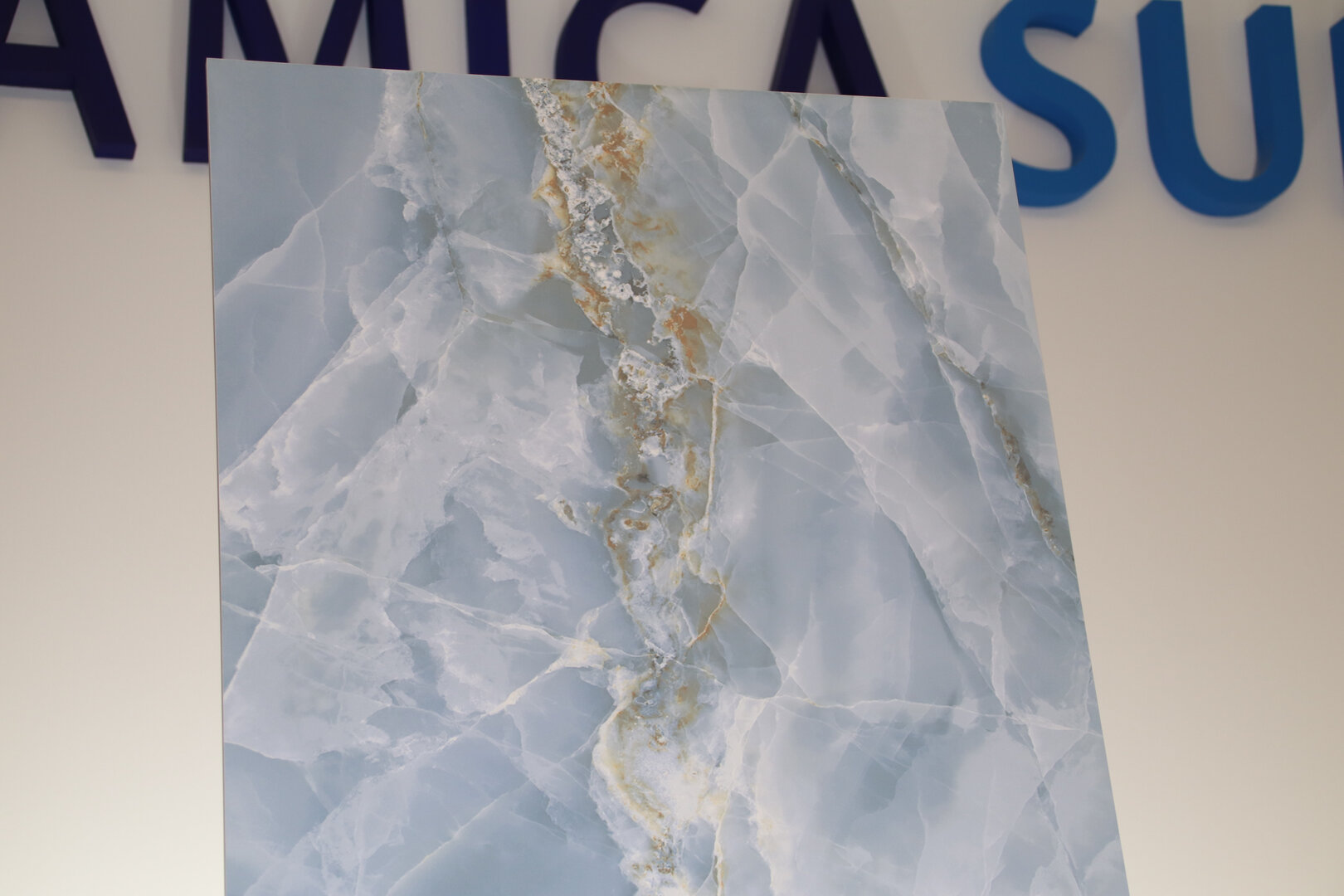 Rivestimento bagno gres porcellanato onice azzurro rettificato lucido a specchio 60 x 120 cm. - immagine 9