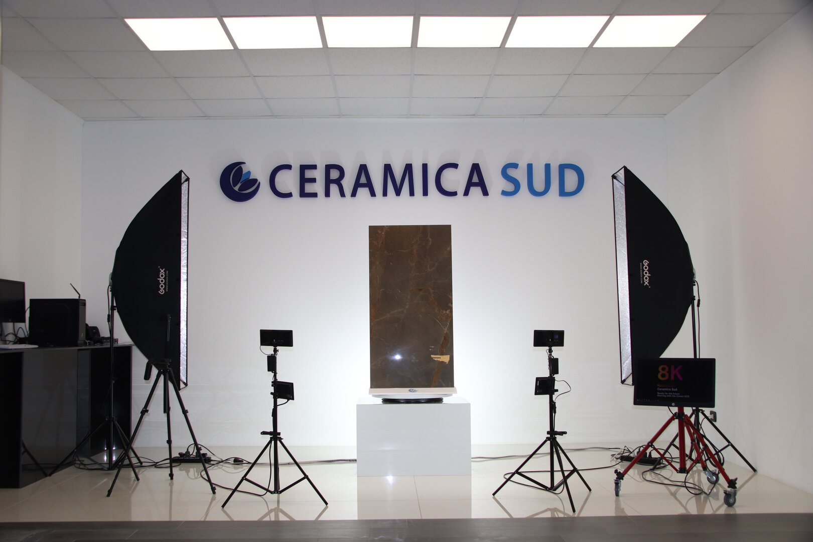 Rivestimento per salotto gres porcellanato onice marrone rettificato lucido a specchio 60 x 120 cm. - immagine 8