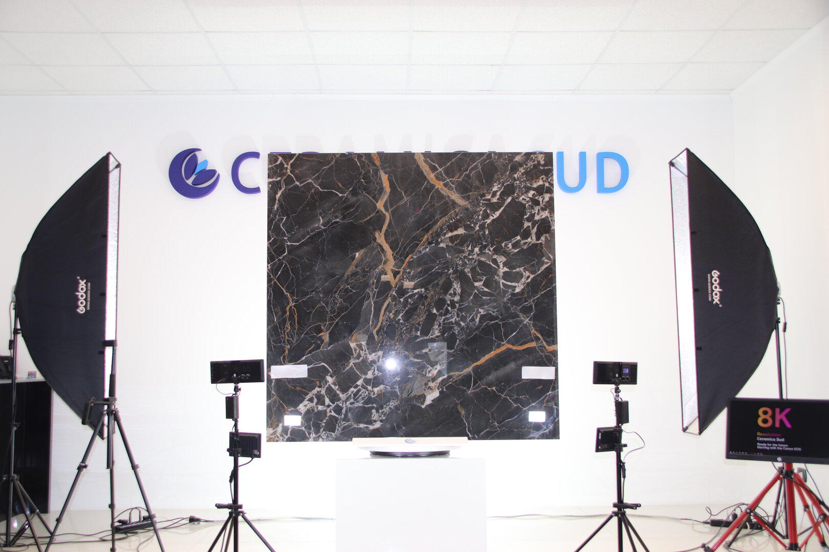 FLORIM Rivestimento per soggiorno e salotto maxi lastra effetto marmo nero brecciato lucido 160 x 160 cm. - immagine 3