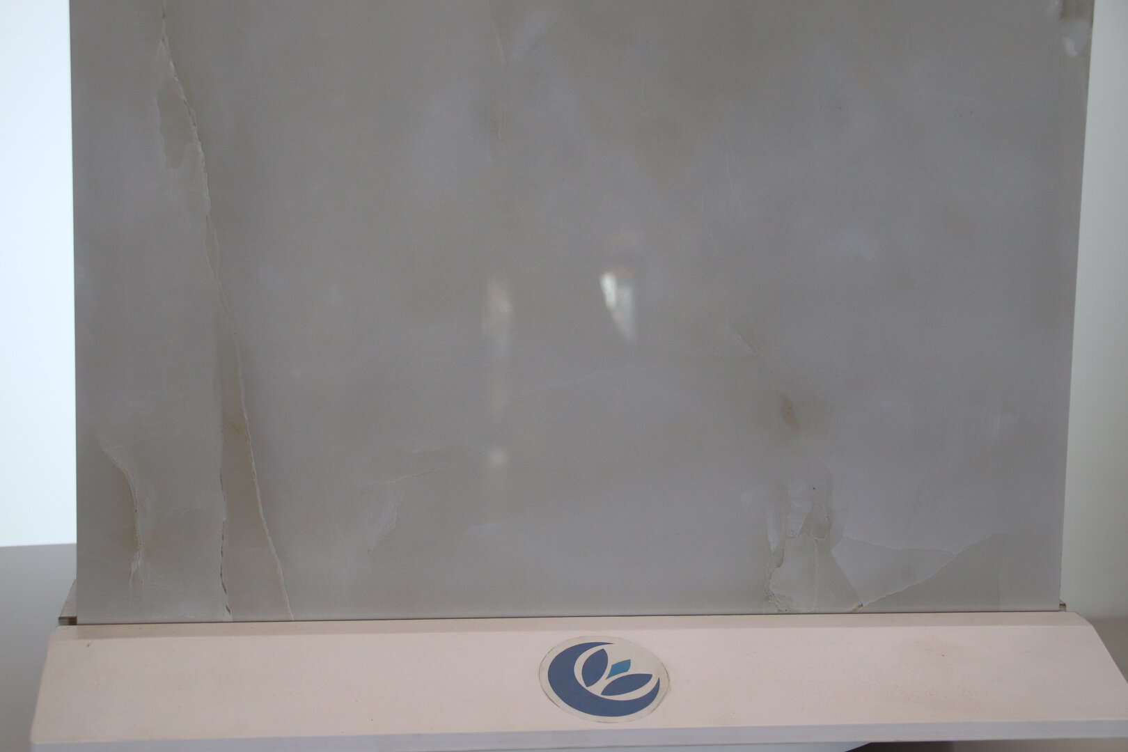 Rivestimento salotto gres porcellanato effetto onice gold rettificato lucido a specchio 60 x 120 cm. - immagine 6