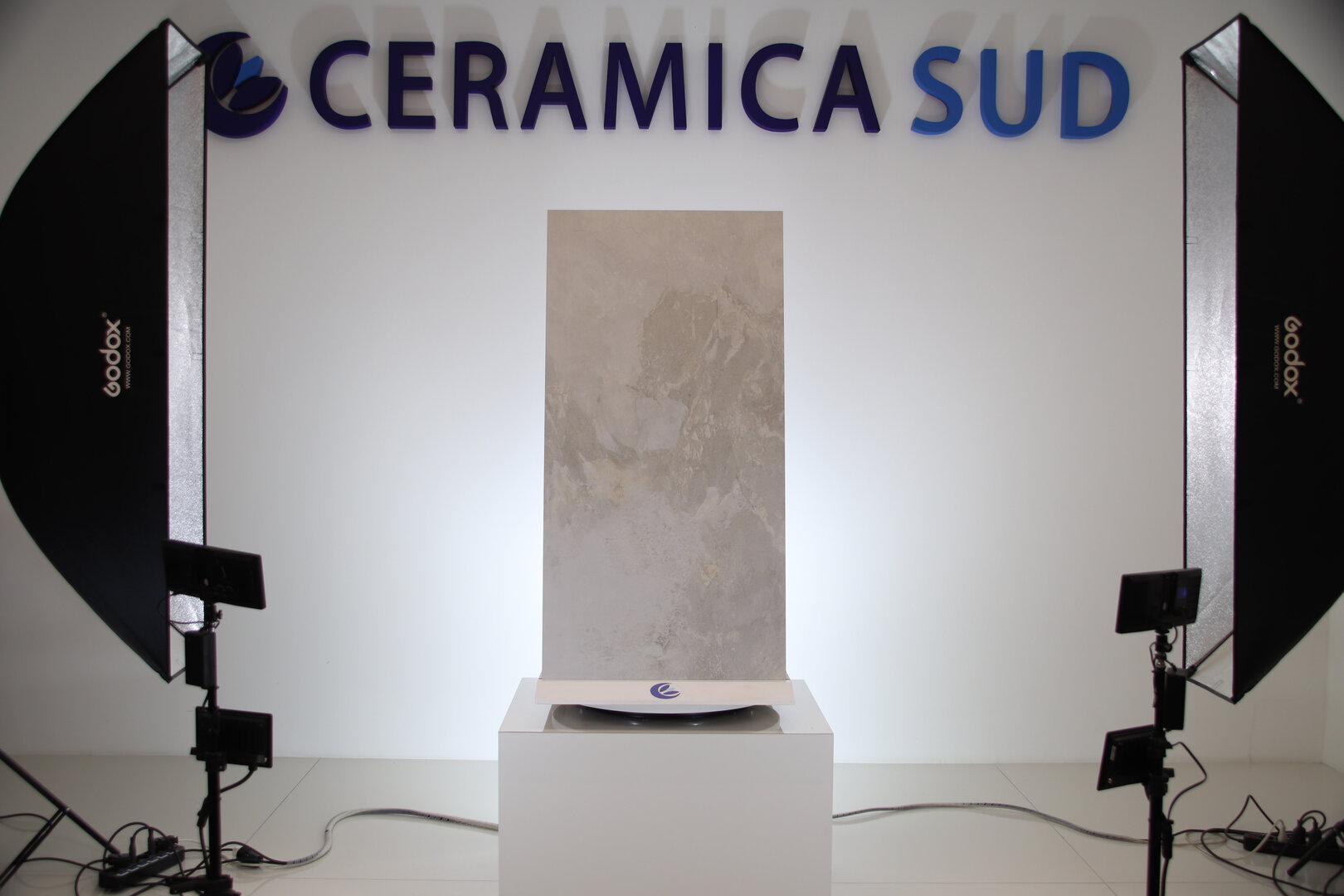 Rivestimento Pamesa effetto pietra grigio avorio perla 60 x 120 cm. - immagine 10