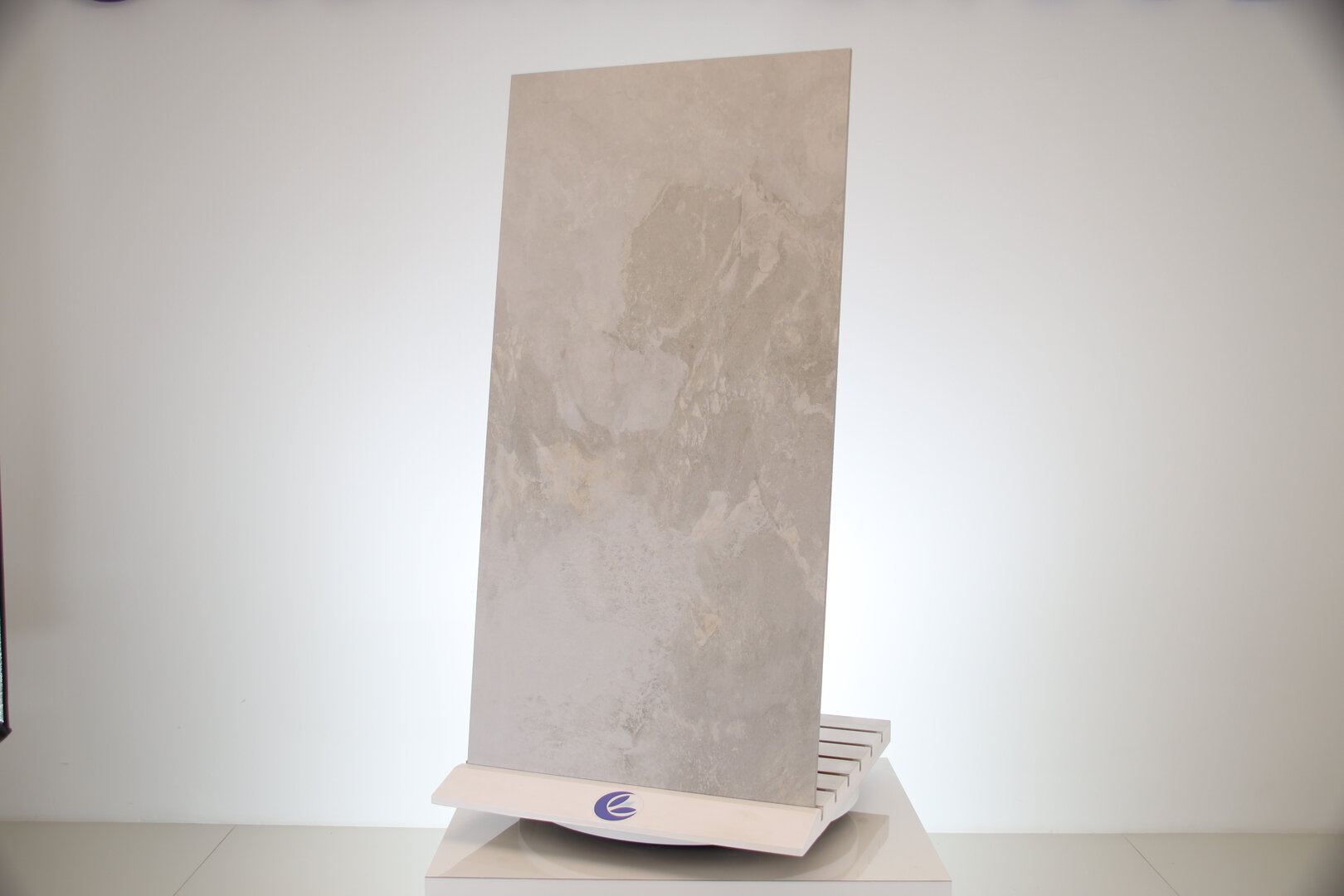 Rivestimento Pamesa effetto pietra grigio avorio perla 60 x 120 cm. - immagine 6