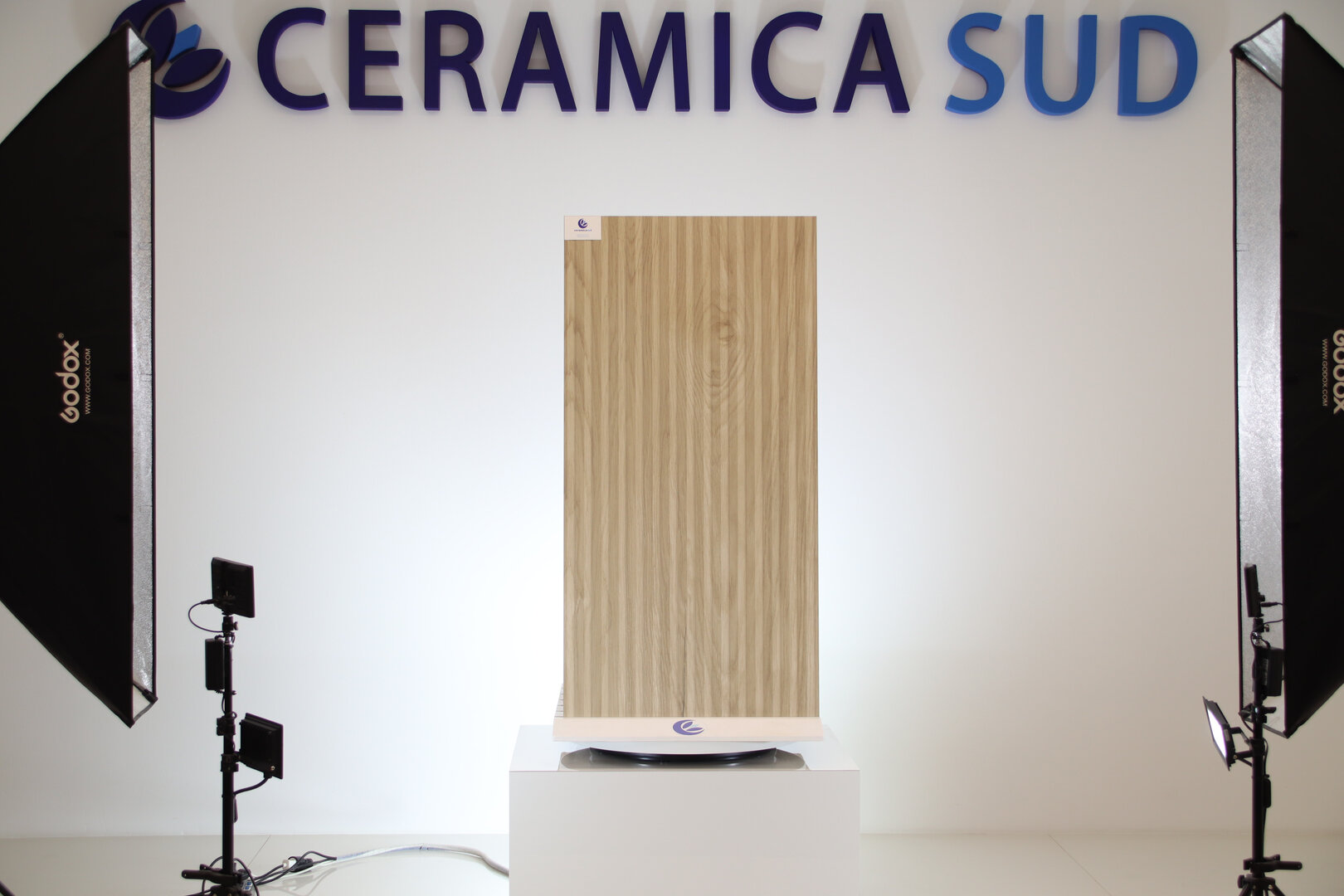 Rivestimento cannettato 3D Rovere chiaro interno Esterno 60 x 120 cm. - immagine 4