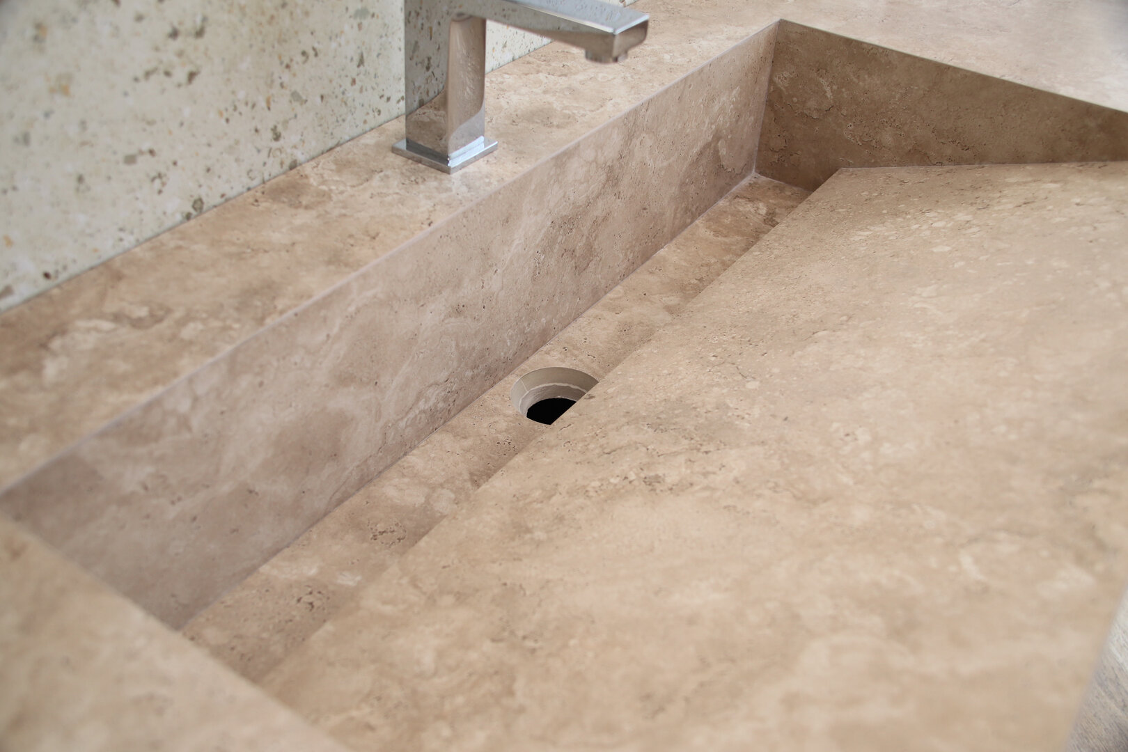 Mobile da bagno 150 cm. top in gres porcellanato con colonna cassetto e ripiano - immagine 4